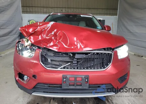 2019 Volvo Xc40 T5 Momentum z USA, uszkodzony, nr VIN YV4162XZ1K2010009